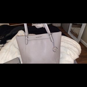 Michael Kors Tote Bag W/ Matching wallet